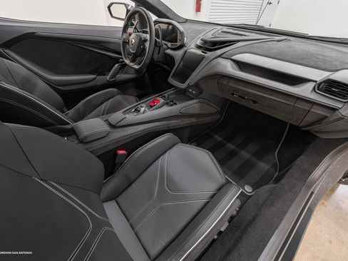 Used 2026 Lamborghini Revuelto AWD/4WD image 2