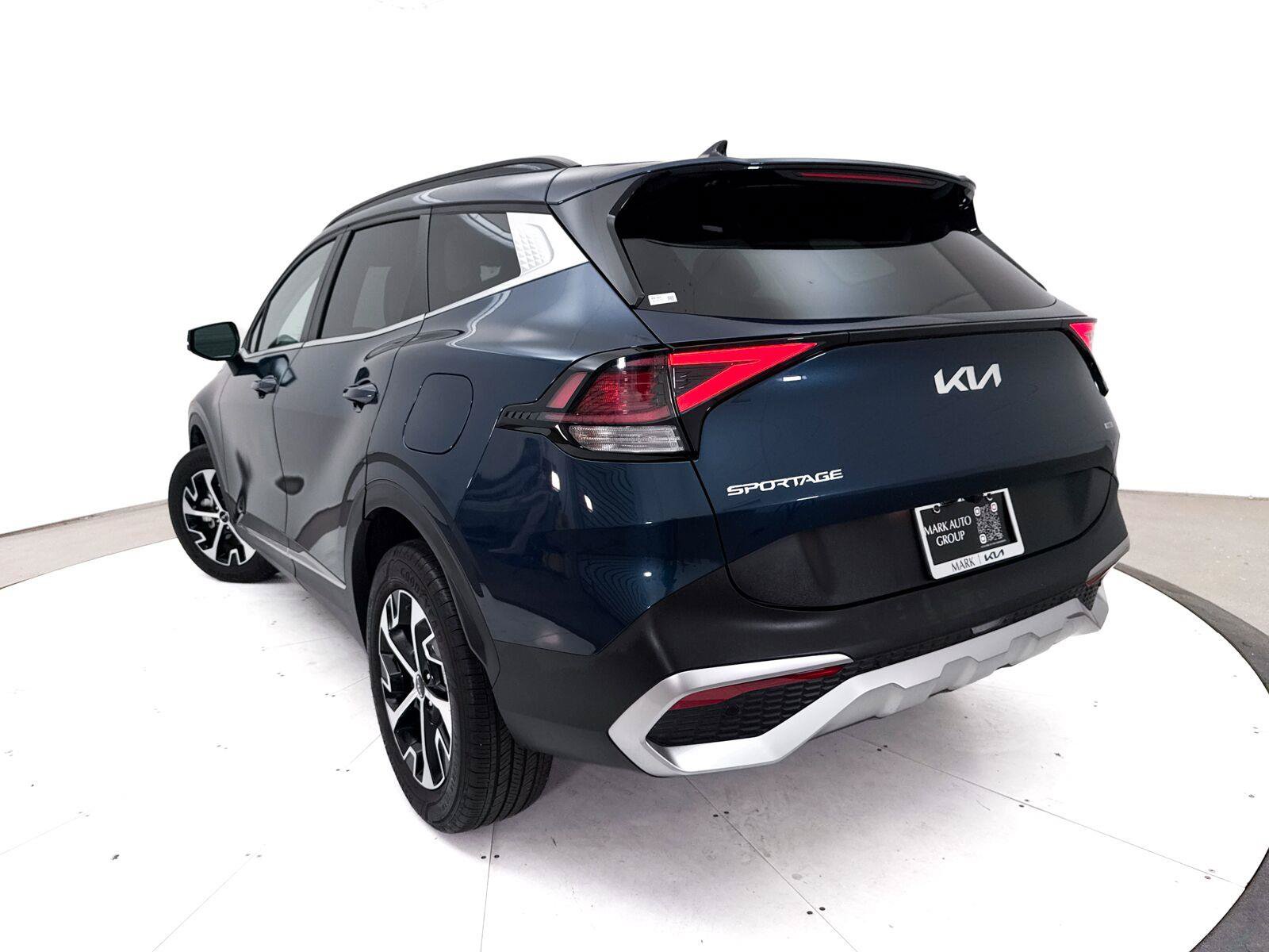 Used 2025 Kia Sportage EX w/ EX Premium Package AWD/4WD image 8