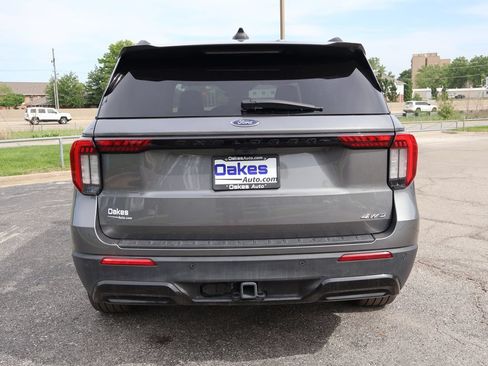 Used 2025 Ford Explorer ST-Line w/ ST-Line Street Pack AWD/4WD image 7