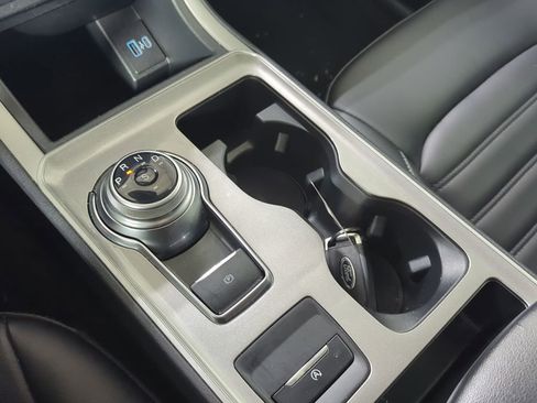 Used 2024 Ford Edge SEL image 16