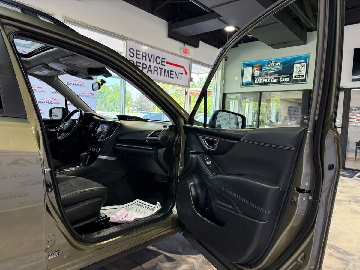 Used 2022 Subaru Forester Premium AWD/4WD image 48