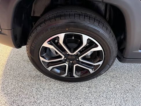 Used 2023 Jeep Compass Limited AWD/4WD image 9
