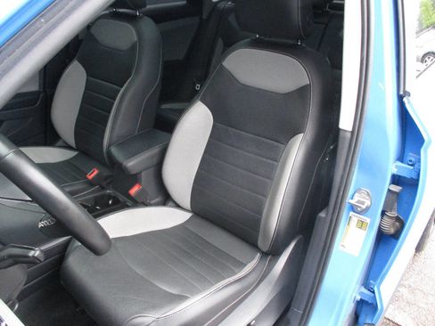 Used 2022 Volkswagen Taos SEL image 23