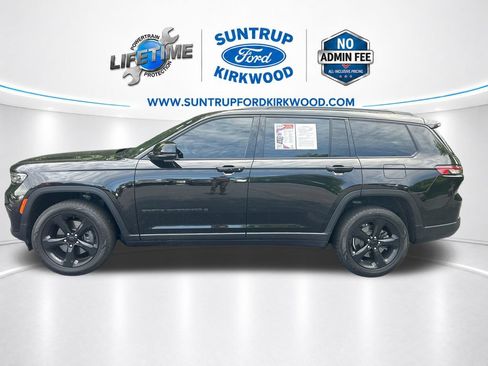 Used 2022 Jeep Grand Cherokee L Laredo AWD/4WD image 2