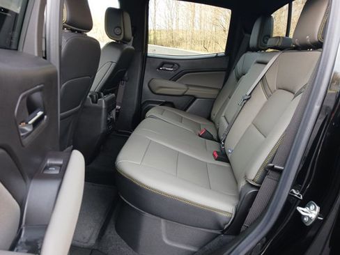 Used 2026 Chevrolet Colorado ZR2 w/ Technology Package image 13