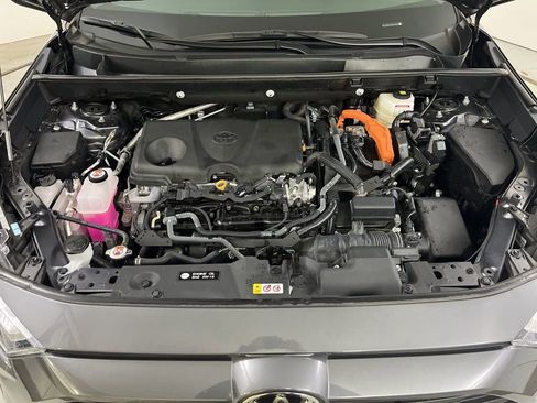 Used 2025 Toyota RAV4 XLE image 9