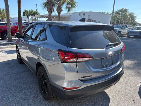 Used 2023 Chevrolet Equinox LS w/ LS Convenience Package FWD image 5