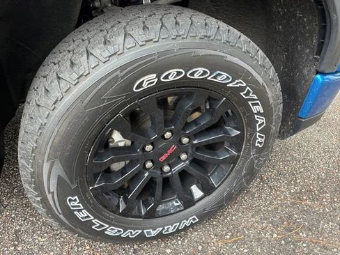 Used 2022 GMC Sierra 1500 AT4X AWD/4WD image 17