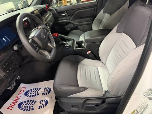 Used 2025 Toyota Tacoma TRD Sport image 34