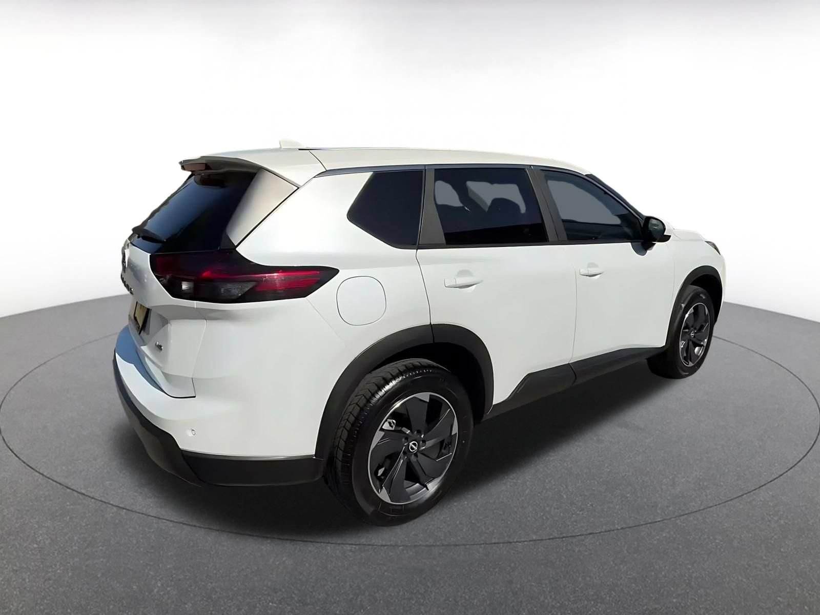 Used 2025 Nissan Rogue SV AWD/4WD image 14