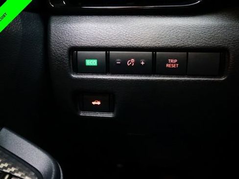Certified 2022 Nissan Sentra SV FWD image 26