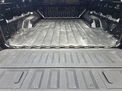 Used 2024 GMC Canyon AT4 w/ Technology Package image 22