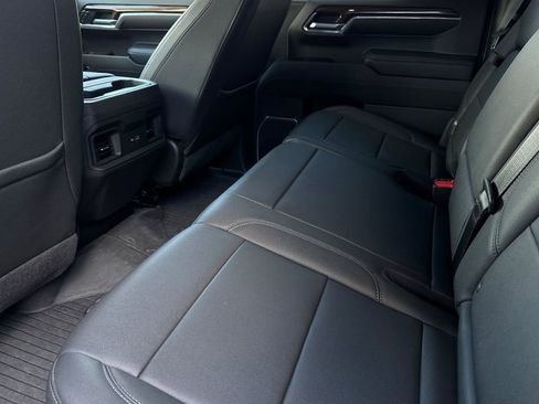 Certified 2022 Chevrolet Silverado 1500 LT Trail Boss w/ Convenience Package II image 13