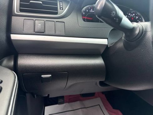 Used 2017 Toyota Camry SE w/ Moonroof Package FWD image 20
