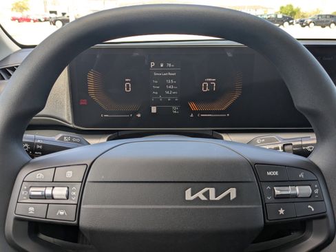 New 2026 Kia K4 LX FWD image 32