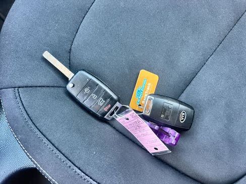 Used 2014 Kia Soul FWD image 21