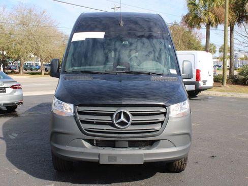 Used 2025 Mercedes-Benz Sprinter 2500 image 5