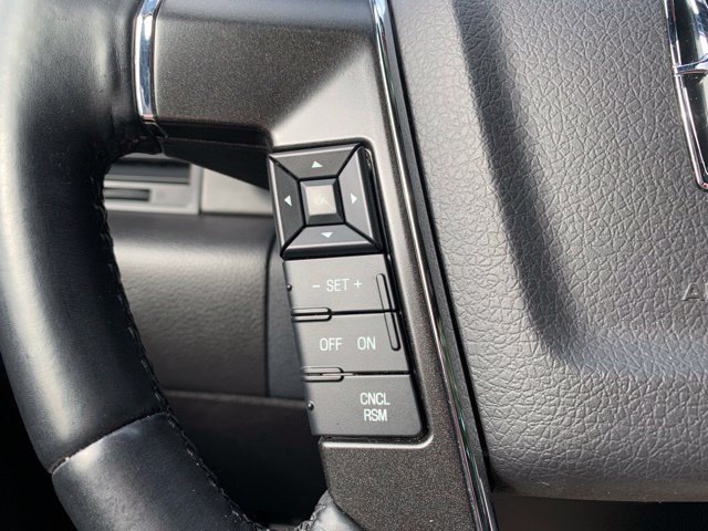 Used 2015 Lincoln Navigator 4WD image 23