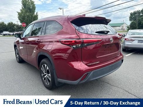 Used 2023 Toyota Highlander XLE AWD/4WD image 15