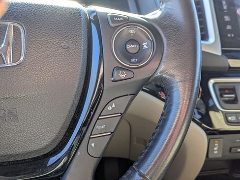 Used 2017 Honda Pilot Touring image 12