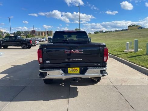 Used 2024 GMC Sierra 2500 SLE AWD/4WD image 3