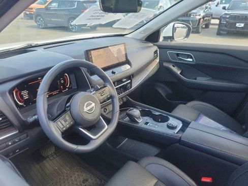 Certified 2024 Nissan Rogue Platinum w/ Platinum Premium Package image 5