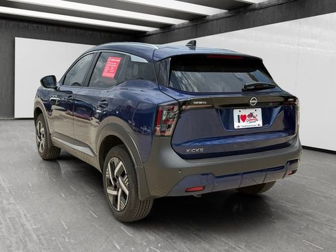 Used 2026 Nissan Kicks SV FWD image 3