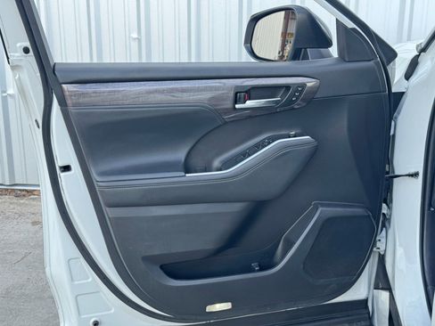 Used 2022 Toyota Highlander Platinum image 43