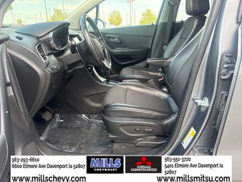 Used 2019 Chevrolet Trax LT w/ LT Convenience Package AWD/4WD image 9