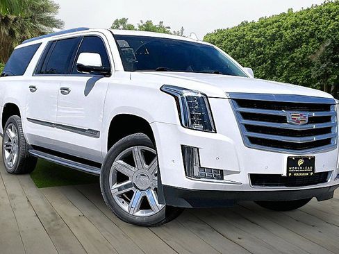 Used 2019 Cadillac Escalade ESV Luxury image 10