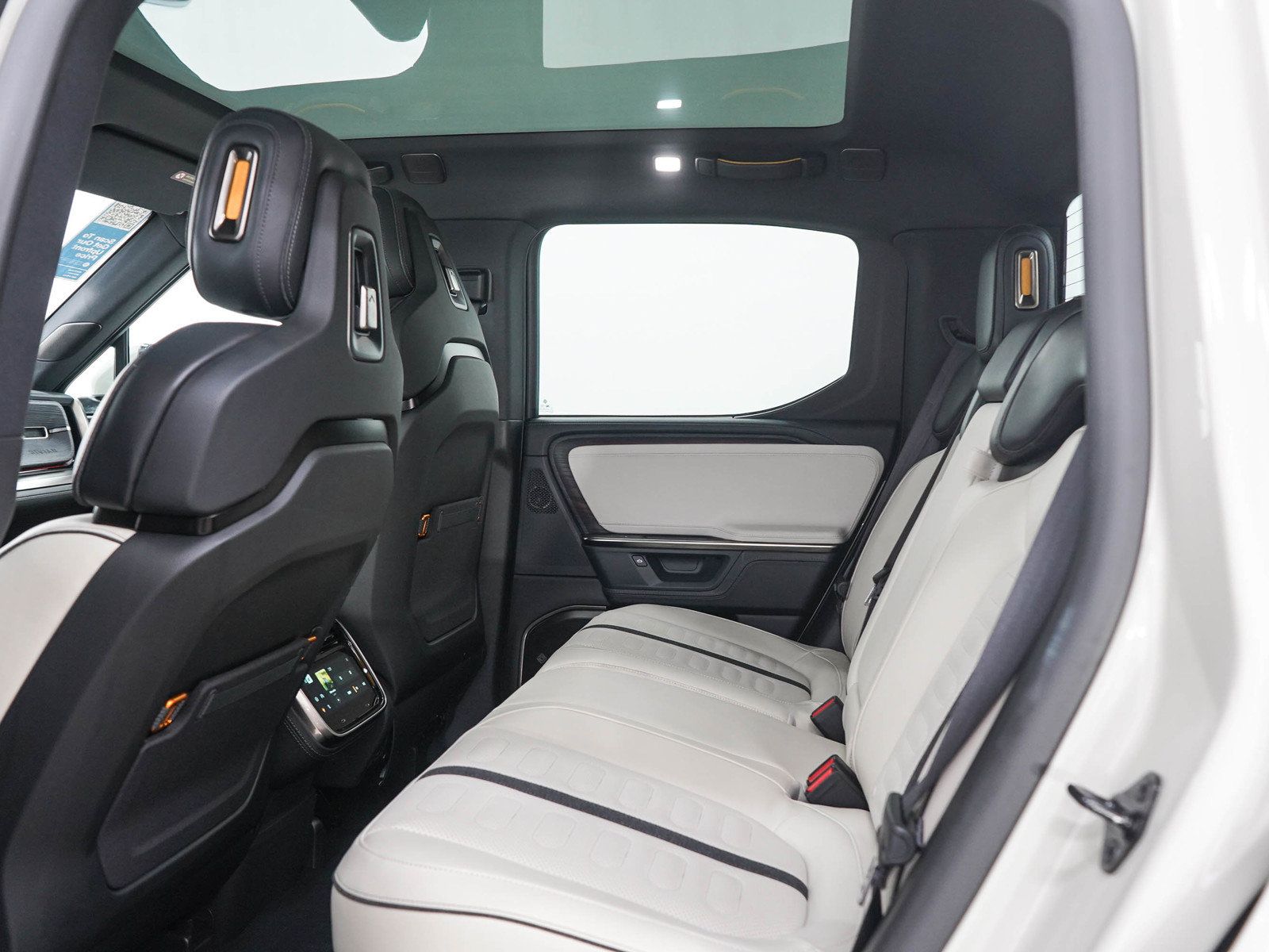 Used 2025 Rivian R1T Adventure Tri AWD/4WD image 16