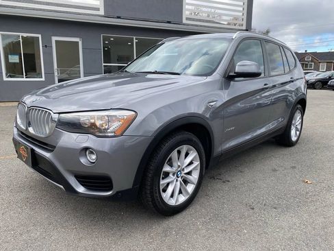 Used 2017 BMW X3 xDrive28i image 2