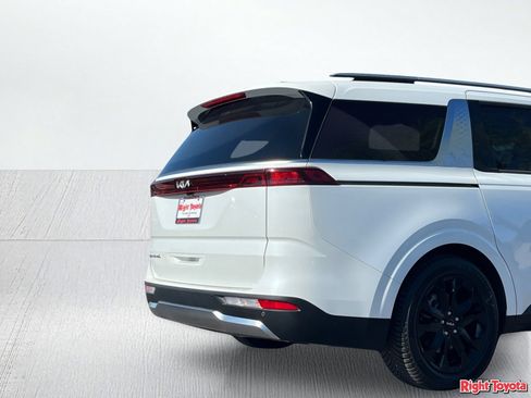Used 2022 Kia Carnival SX FWD image 11