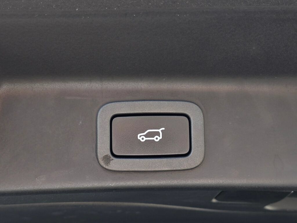 Used 2018 Jaguar F-PACE Prestige AWD/4WD image 15
