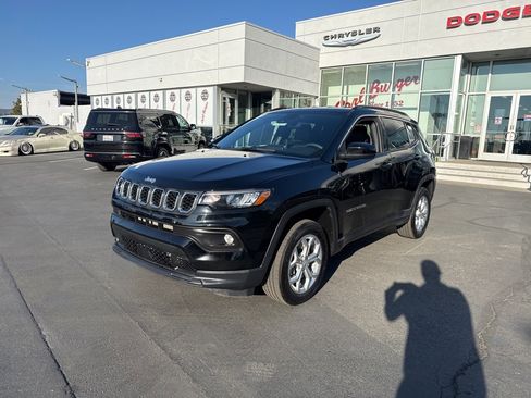 Certified 2025 Jeep Compass Latitude w/ Convenience Group image 3