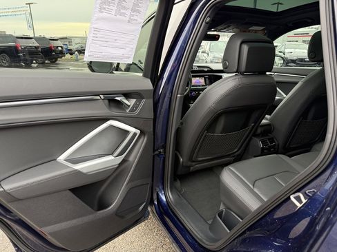 Used 2021 Audi Q3 2.0T Premium image 31