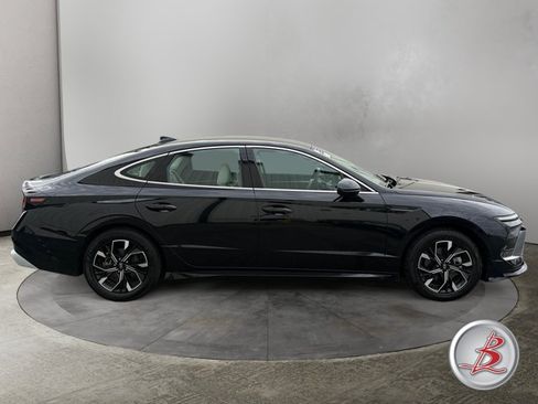 Used 2025 Hyundai Sonata SEL FWD image 8