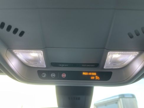 Used 2020 Chevrolet Equinox LS w/ LS Convenience Package image 16