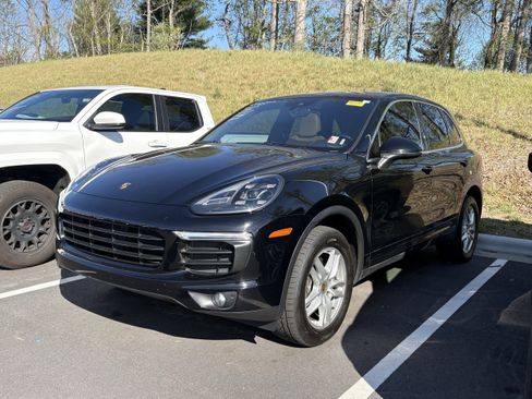 Used 2016 Porsche Cayenne image 3