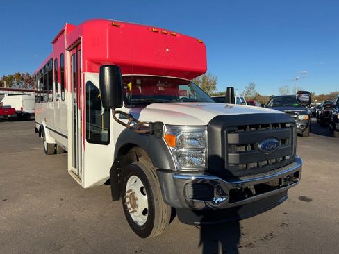 Used 2016 Ford F550 2WD Regular Cab Super Duty image 7