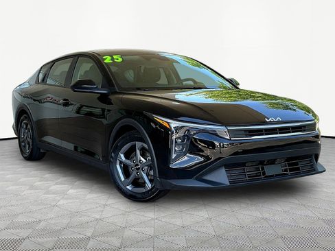 Used 2025 Kia K4 FWD image 3