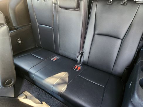 Used 2022 Toyota Highlander XLE image 32