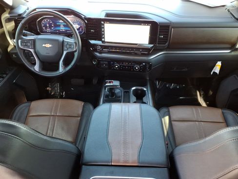Used 2025 Chevrolet Silverado 1500 High Country w/ Z71 Off-Road Package image 24