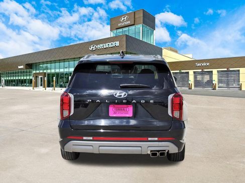 Used 2024 Hyundai Palisade SEL w/ Premium Package FWD image 7