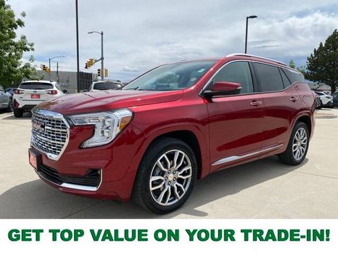 Used 2024 GMC Terrain Denali w/ Denali Premium Package AWD/4WD image 1