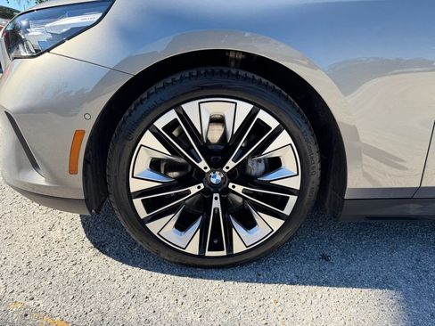 Used 2025 BMW 540i xDrive image 9