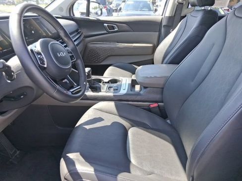 Used 2026 Kia Carnival FWD image 19