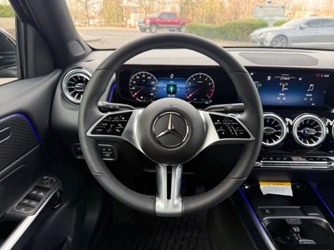 New 2025 Mercedes-Benz GLB 250 image 14