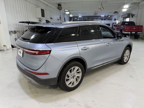 Used 2022 Lincoln Corsair FWD w/ Rear Removable Package Tray image 5