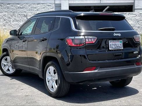 Used 2022 Jeep Compass Latitude FWD image 10